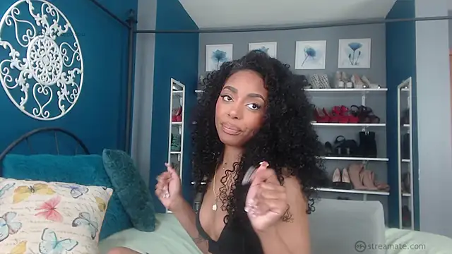 Snapshot of RobynKnight chatting on 13, 3, 2025 RobynKnight online show from 13, 3, 2025