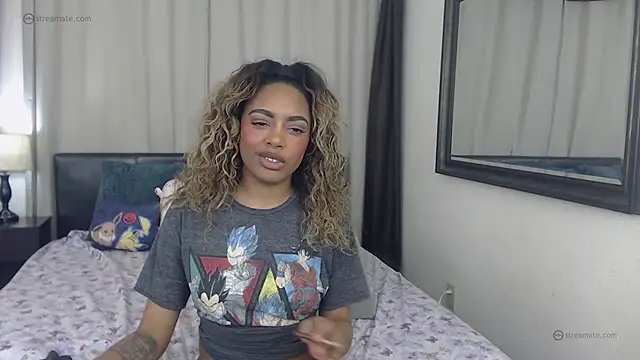 Snapshot of RobynKnight chatting on 5, 12, 2025 RobynKnight online show from 5, 12, 2025