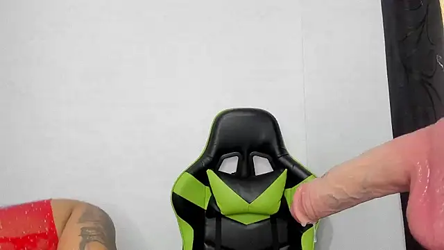 leila 22 online show from 11, 2, 2025