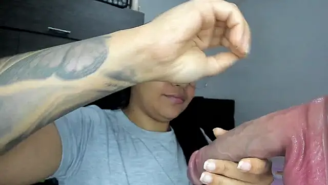 leila 22 online show from 13, 2, 2025