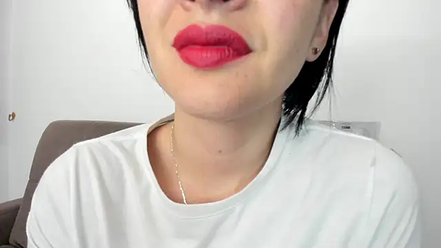 Snapshot of queen_fetish chatting on 6, 12, 2024 queen fetish online show from 6, 12, 2024