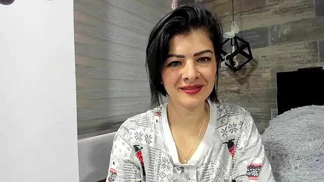 Snapshot of queen_fetish chatting on 20, 12, 2024 queen fetish online show from 20, 12, 2024