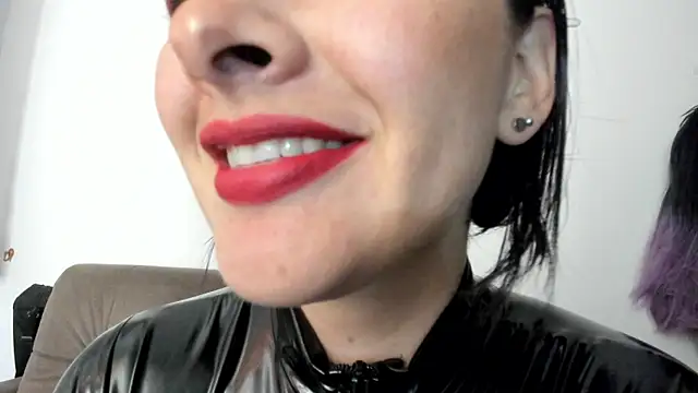 Snapshot of queen_fetish chatting on 12, 1, 2025 queen fetish online show from 12, 1, 2025