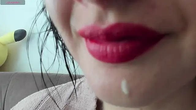 Snapshot of queen_fetish chatting on 5, 3, 2025 queen fetish online show from 5, 3, 2025