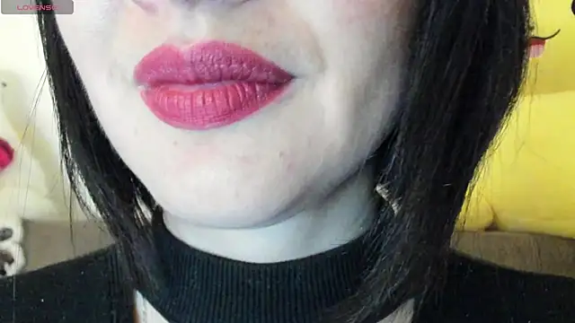 Snapshot of queen_fetish chatting on 12, 3, 2025 queen fetish online show from 12, 3, 2025