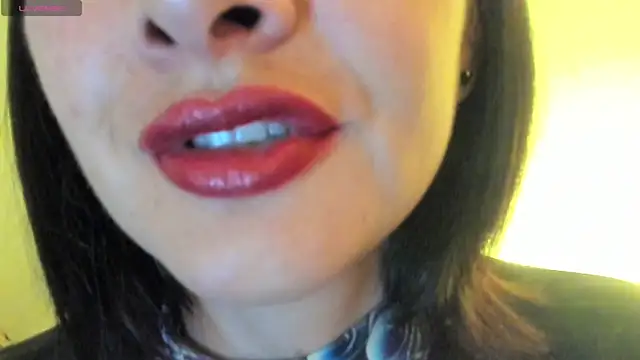 Snapshot of queen_fetish chatting on 11, 9, 2025 queen fetish online show from 11, 9, 2025