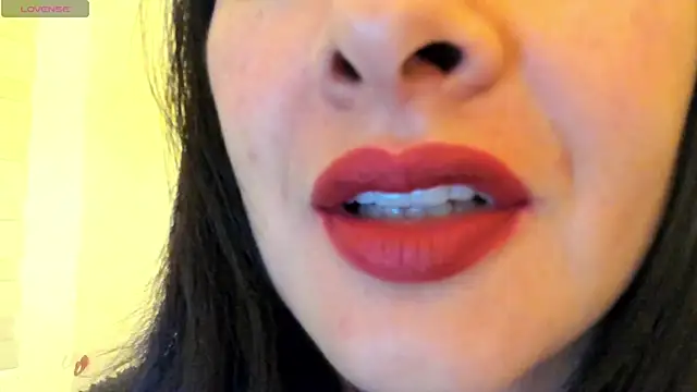 Snapshot of queen_fetish chatting on 29, 9, 2025 queen fetish online show from 29, 9, 2025