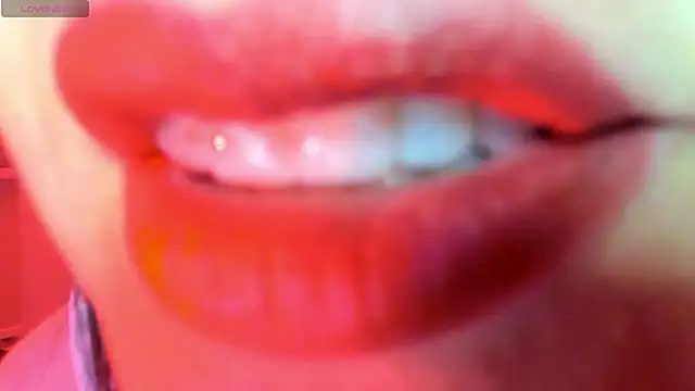 Snapshot of queen_fetish chatting on 16, 10, 2025 queen fetish online show from 16, 10, 2025