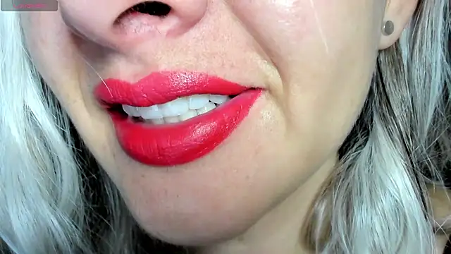 Snapshot of queen_fetish chatting on 21, 12, 2025 queen fetish online show from 21, 12, 2025