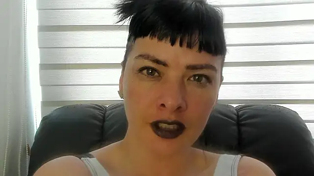 queen fetish online show from 26, 7, 2026