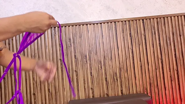 evelynjohnsoon online show from 18, 11, 2025