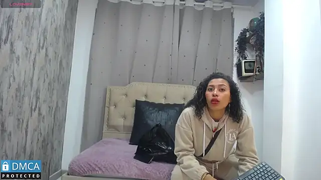 Snapshot of CarolRodriguez_ chatting on 28, 2, 2025 CarolRodriguez online show from 28, 2, 2025