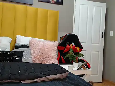 Bustygoddess32 online show from 18, 1, 2025