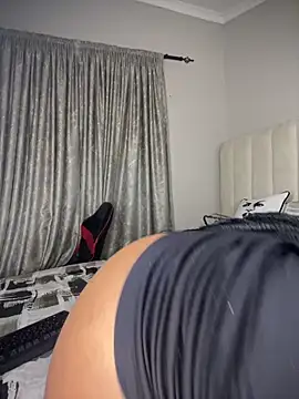 Bustygoddess32 online show from 24, 4, 2026