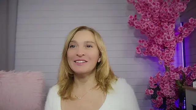 Snapshot of ms_natty chatting on 25, 10, 2025 ms natty online show from 25, 10, 2025