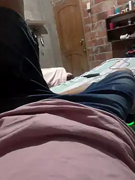 Snapshot of SwiggedThaw chatting on 29, 9, 2025 SwiggedThaw online show from 29, 9, 2025