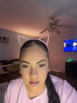 Snapshot of DestineeJayde chatting on 19, 4, 2026 DestineeJayde online show from 19, 4, 2026