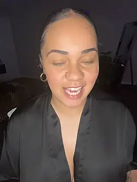 Snapshot of DestineeJayde chatting on 4, 5, 2026 DestineeJayde online show from 4, 5, 2026