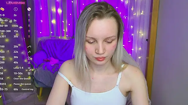 Snapshot of Beatrica_Klein chatting on 1, 1, 2025 Beatrica Klein online show from 1, 1, 2025