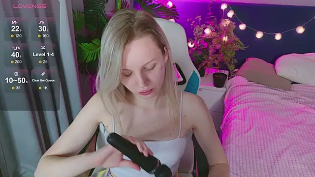 Snapshot of Beatrica_Klein chatting on 12, 1, 2025 Beatrica Klein online show from 12, 1, 2025