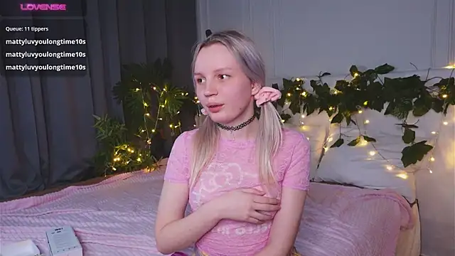 Snapshot of Beatrica_Klein chatting on 1, 3, 2025 Beatrica Klein online show from 1, 3, 2025