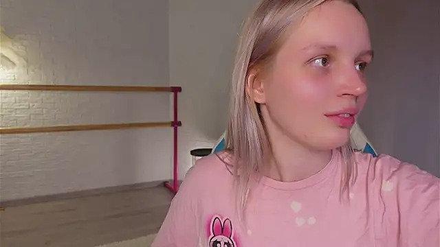 Snapshot of Beatrica_Klein chatting on 15, 9, 2025 Beatrica Klein online show from 15, 9, 2025