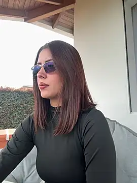 EmaSaenz online show from 2, 3, 2025