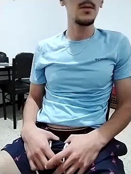 Snapshot of Zoro_23cm chatting on 30, 10, 2025 Zoro 23cm online show from 30, 10, 2025