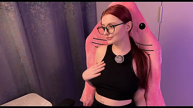 Snapshot of RozieRose chatting on 11, 10, 2025 RozieRose online show from 11, 10, 2025