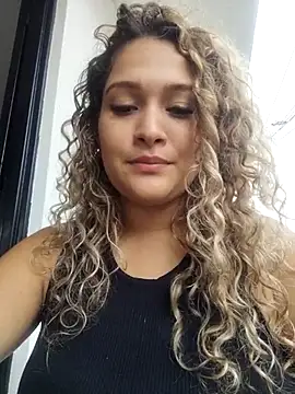 Sara smiiith211 online show from 2, 3, 2025