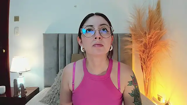 Emilywatsonn online show from 19, 2, 2025