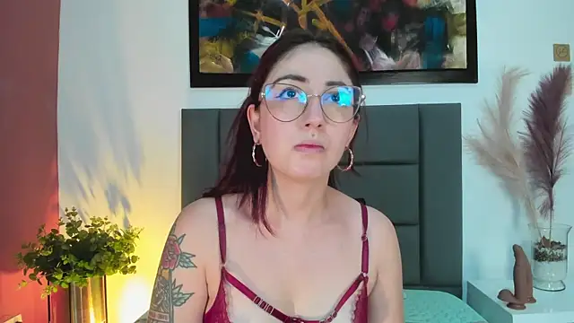 Emilywatsonn online show from 16, 9, 2025