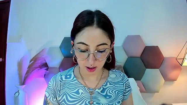 Emilywatsonn online show from 23, 9, 2025