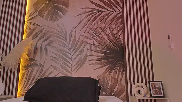 Samaantha-White online show from 10, 11, 2025