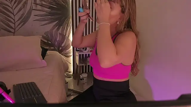 Samaantha-White online show from 20, 4, 2026