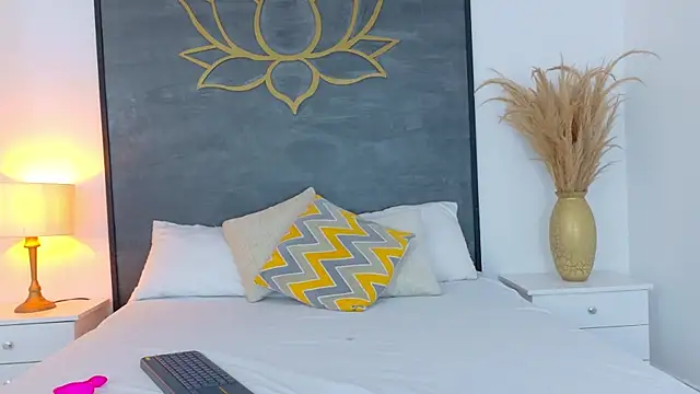 PamelaParrish online show from 17, 9, 2025