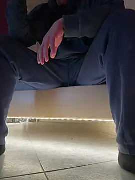 Bennyben8604 online show from 8, 12, 2024