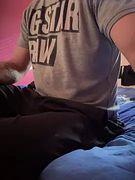 Bennyben8604 online show from 23, 2, 2025