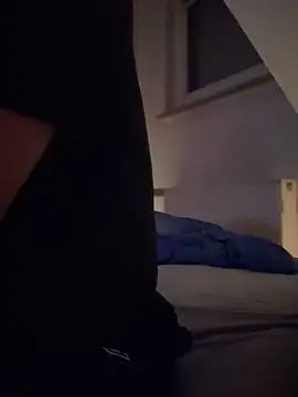 Bennyben8604 online show from 28, 2, 2025