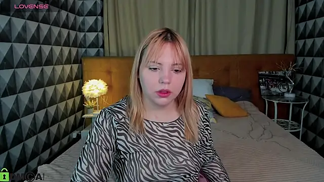 Snapshot of Stacy_Luv chatting on 15, 9, 2025 Stacy Luv online show from 15, 9, 2025