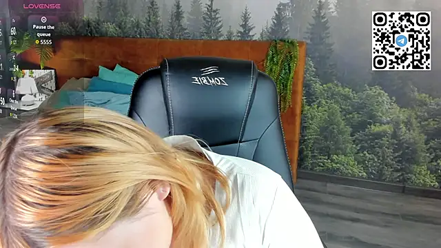 Snapshot of Stacy_Luv chatting on 8, 10, 2025 Stacy Luv online show from 8, 10, 2025