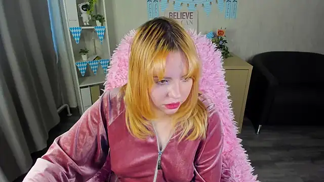 Snapshot of Stacy_Luv chatting on 15, 10, 2025 Stacy Luv online show from 15, 10, 2025