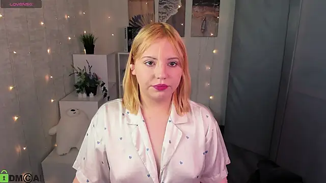 Snapshot of Stacy_Luv chatting on 27, 10, 2025 Stacy Luv online show from 27, 10, 2025