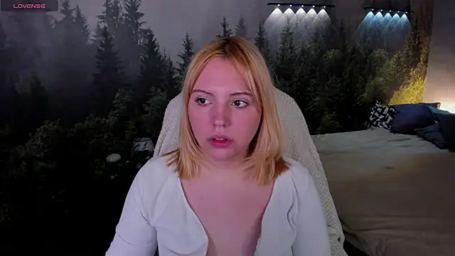 Snapshot of Stacy_Luv chatting on 14, 11, 2025 Stacy Luv online show from 14, 11, 2025