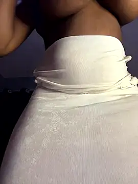 Snapshot of Cherrytowild chatting on 8, 1, 2026 Cherrytowild online show from 8, 1, 2026