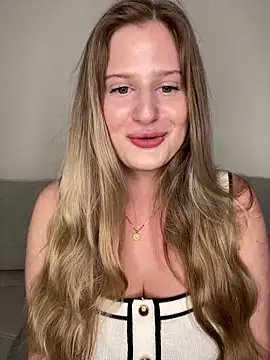 Snapshot of Busty-Ellie chatting on 1, 4, 2026 Busty-Ellie online show from 1, 4, 2026
