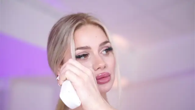 Snapshot of NicoleSarahX chatting on 28, 2, 2025 NicoleSarahX online show from 28, 2, 2025