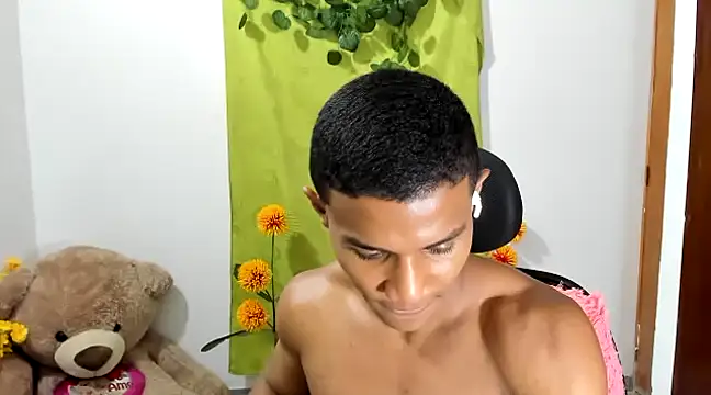 Snapshot of corzoethan chatting on 6, 3, 2025 corzoethan online show from 6, 3, 2025