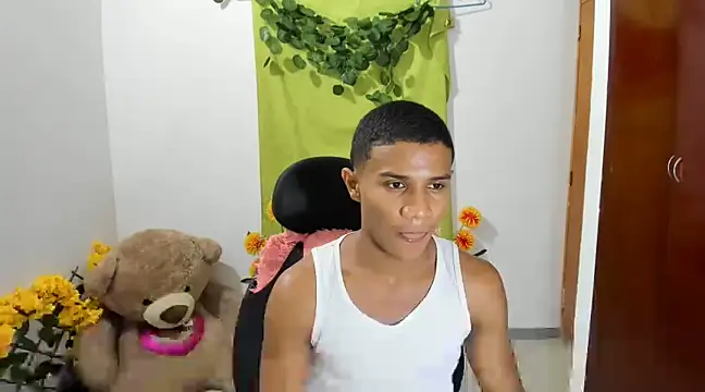 Snapshot of corzoethan chatting on 8, 3, 2025 corzoethan online show from 8, 3, 2025