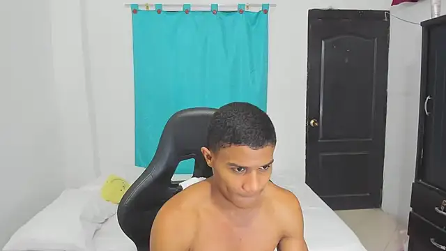 Snapshot of corzoethan chatting on 17, 9, 2025 corzoethan online show from 17, 9, 2025